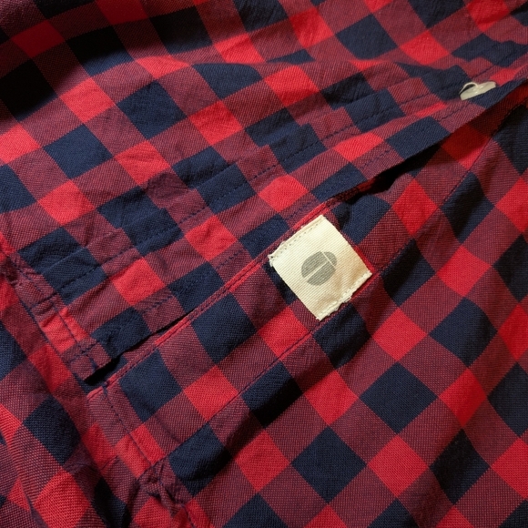 Grayson Red Checked Plaid Lyocell Lightweight V-Neck The Hero Button-Up Shirt LG - Picture 8 of 10